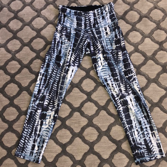 Cropped Printed Leggings - Picture 5 of 12